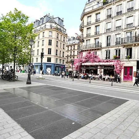 07 Grand On The Place Des Vosges *